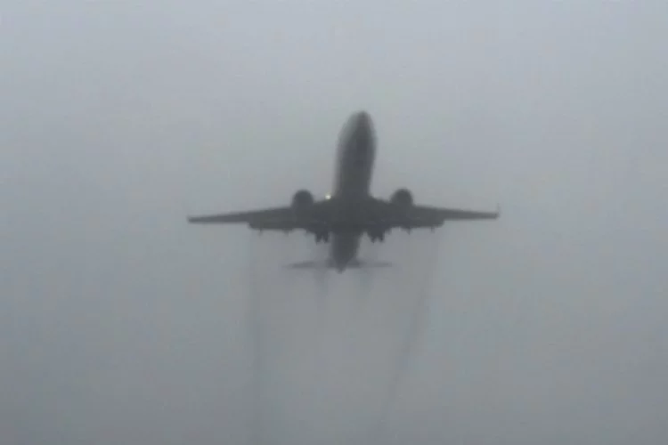 İstanbul'da sis uçuşları etkiledi!