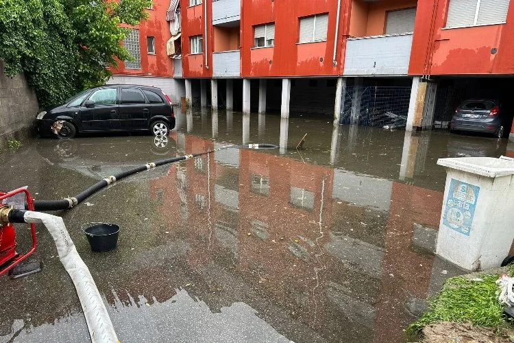 İtalya'yı şiddetli yağışlar vurdu! Son 170 yılın rekoru