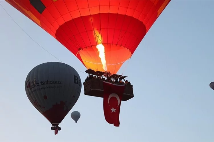 Kapadokya'da balonlar 19 Mayıs coşkusunu gökyüzüne taşıdı!