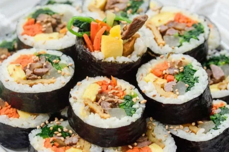 Kimbap: Lezzetli bir Kore yemeği evde nasıl yapılır?