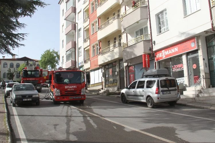 Konya'da apartmanda yangın paniği!