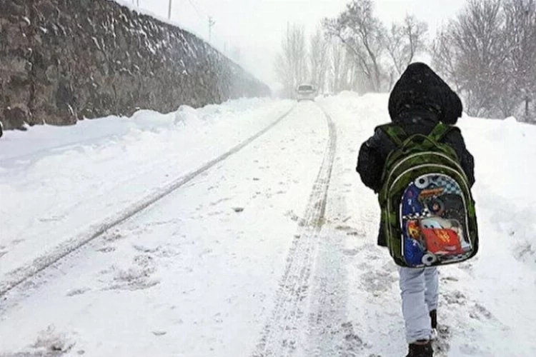 Konya’da eğitime kar engeli: 12 ilçede okullar tatil edildi