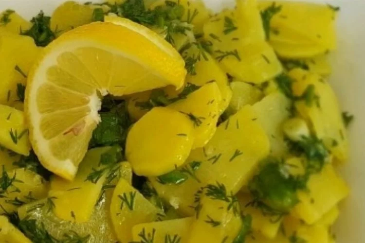 Limonlu Dereotu ve Havuçlu Patates Salatası Tarifi
