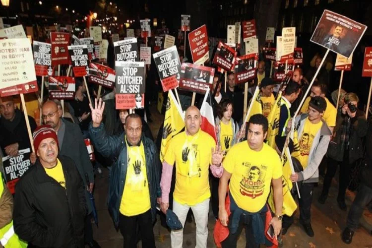 Londra'da Sisi protestosu