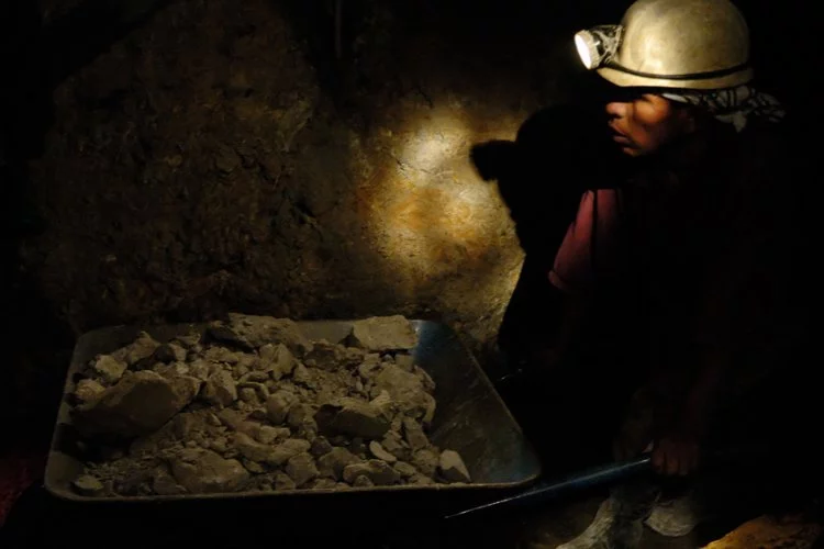 Madenci nistagmusu neden olur?