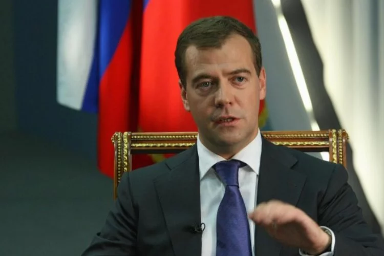 Medvedev Türkiye için yaptırım talimatını izmaladı