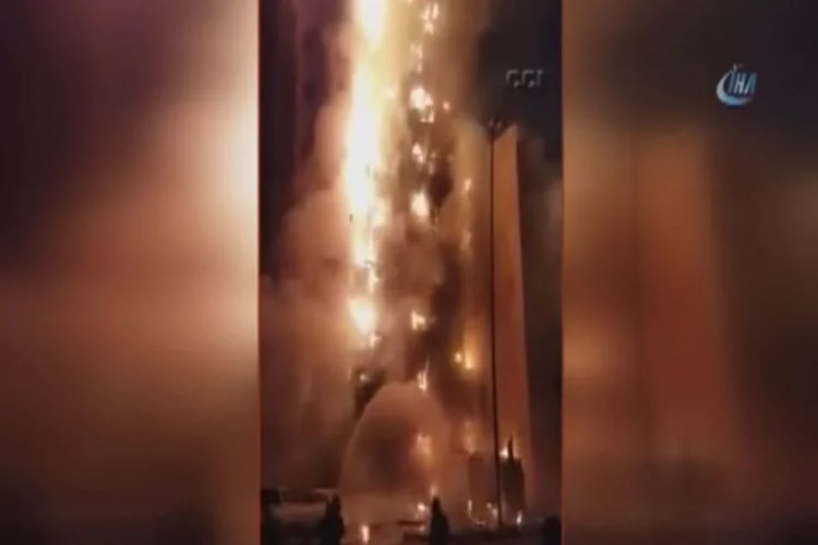 Mekke'de Türklerin de kaldığı otel alev alev yandı!