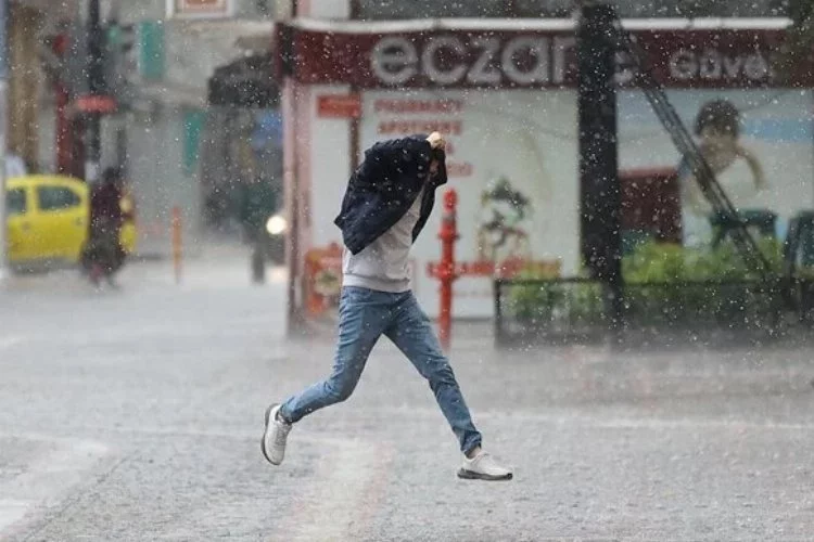 Meteorolojiden uyarı: İç Anadolu ve Batı Karadeniz'de sağanak bekleniyor!