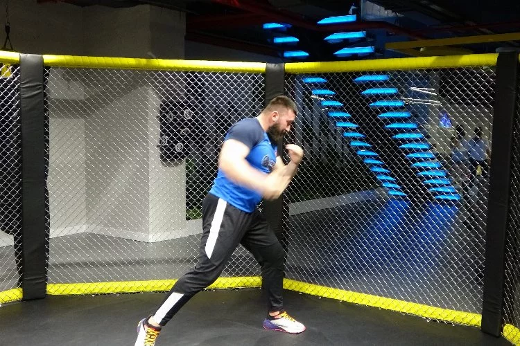 Milli kick boksçu Muhammed Dursun, Dubai'de yapacağı maça hazırlanıyor