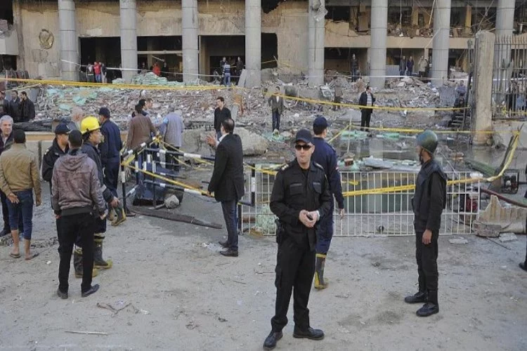 Mısır'da bombalı saldırı: 3 ölü 10 yaralı
