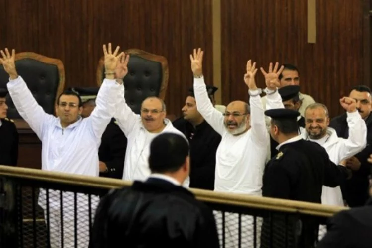Mısır idam kararlarını iptal etti!
