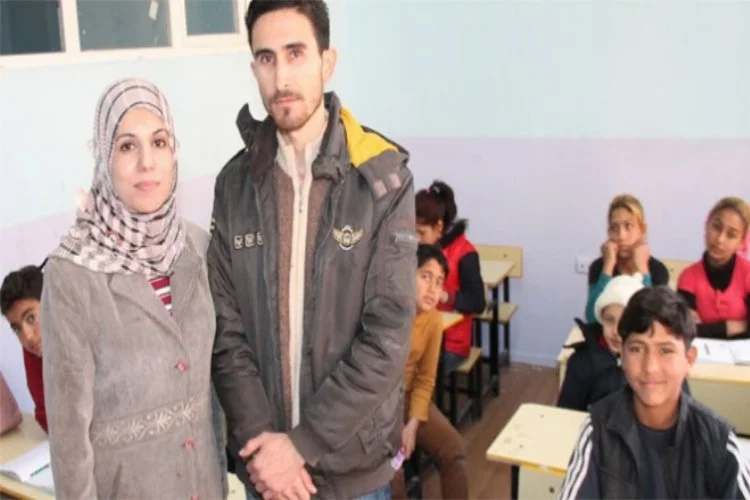 Mülteci çiftin öğretmenlik sevinci