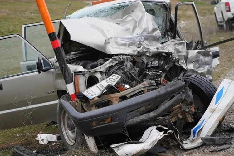 Muş'ta feci trafik kazası: Bir kişi hayatını kaybetti, iki kişi yaralandı