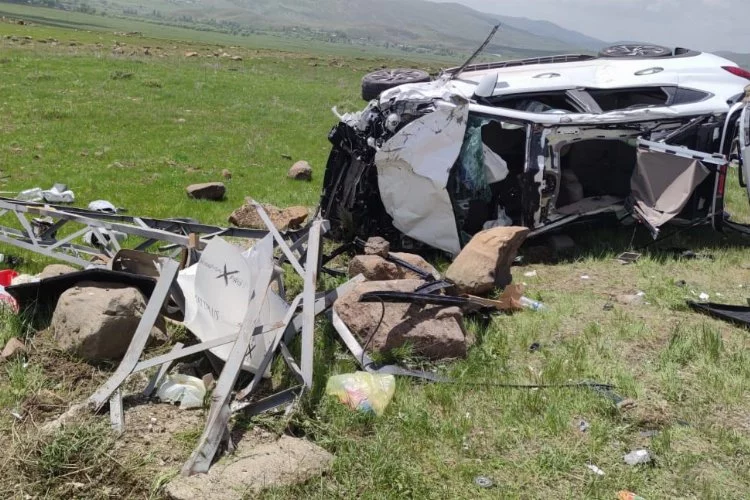 Muş Varto'da trafik kazası: 1 ölü, 4 yaralı!