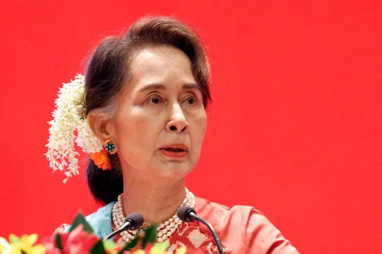 Myanmar'ın devrik lideri ev hapsinde