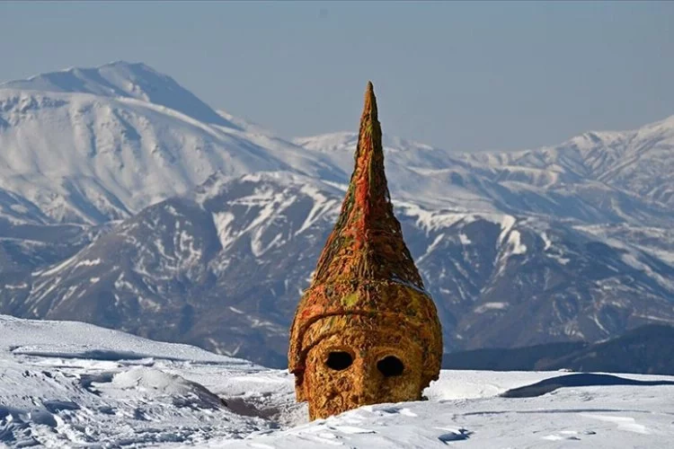 Nemrut'ta kış büyüsü: Karlar altında tarihi bir yolculuk
