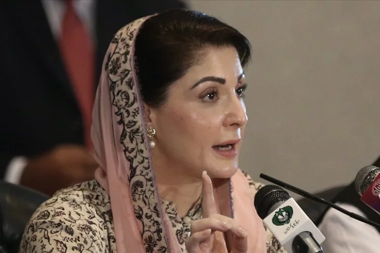 Pakistan'da ilk! Bir kadın, eyalet başbakanı seçildi