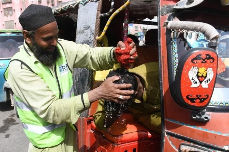 Pakistan'da sıcak hava dalgası! "Evden çıkmayın" uyarısı yapıldı