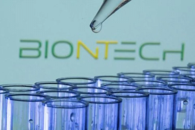 Pfizer-BioNTech: 'Omicron'a karşı daha etkili aşı geliştirdik'