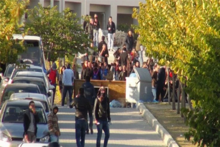 PKK yanlıları kampüsü savaş alanına çevirdi!