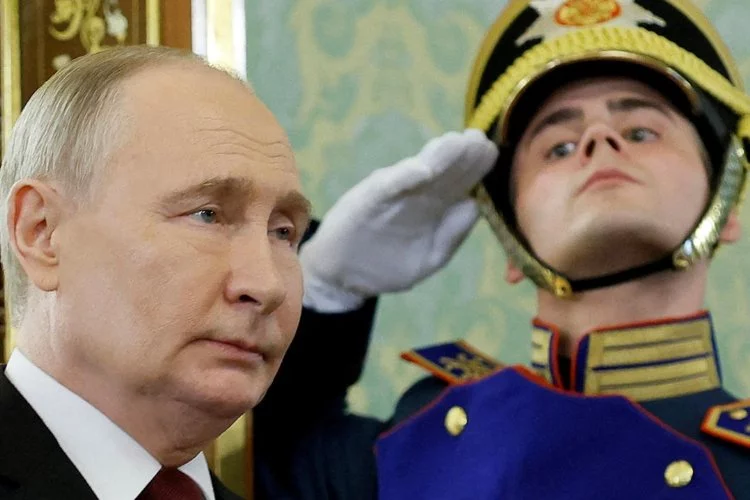 Putin'den yeni kabineyi oluşturan bakan ve yetkili listesine onay