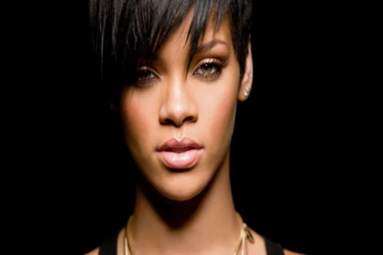 Rihanna sevenlerine müjde!