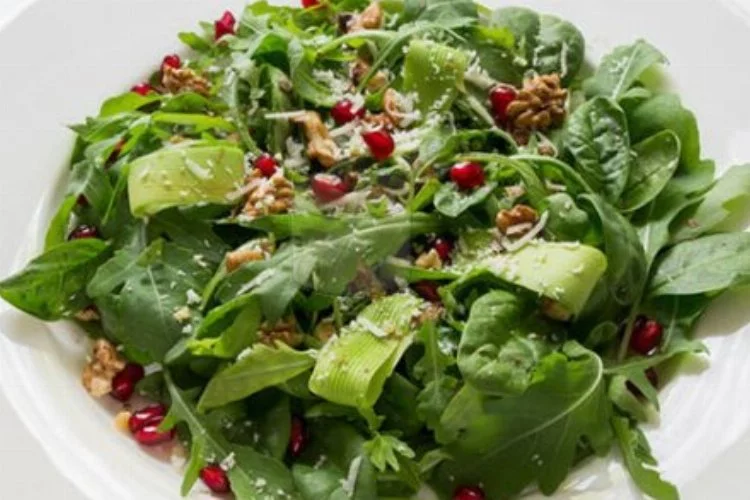 Roka Salatası: Lezzetli ve sağlıklı bir besin