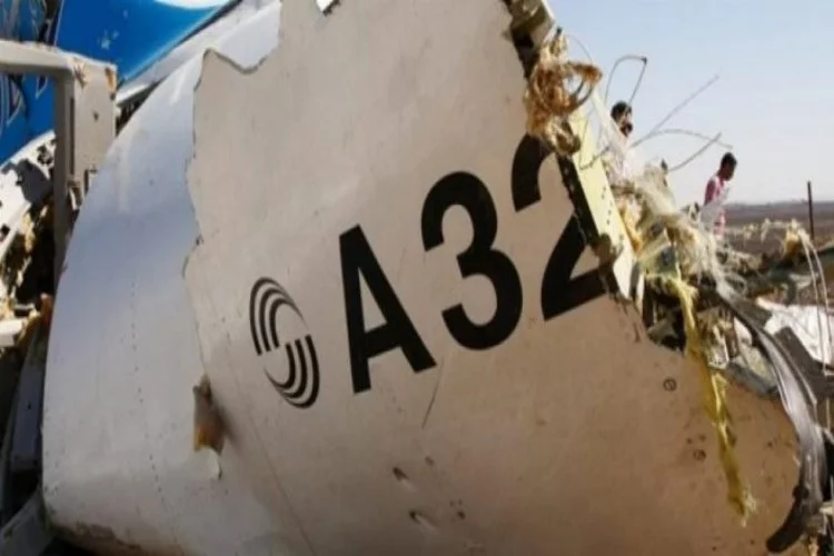 Rus yolcu uçağını düşme sebebi ne ?