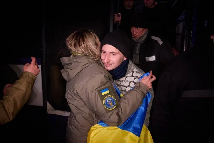 Rusya ile Ukrayna arasında karşılıklı olarak 100’er asker takas edildi