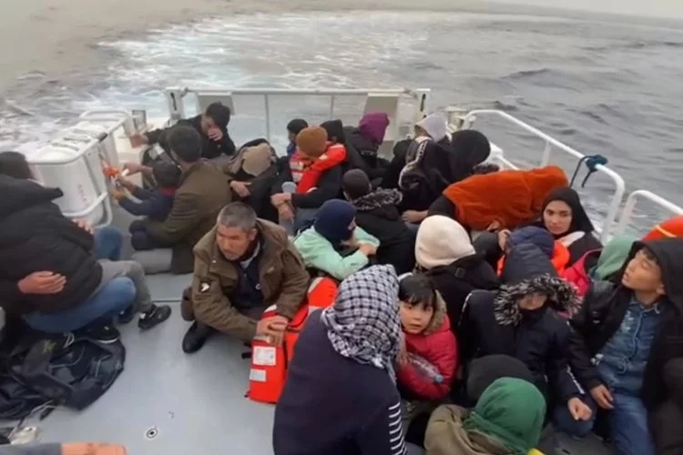 Sahil Güvenlik ekiplerince 15’i çocuk, 44 kaçak göçmen kurtarıldı