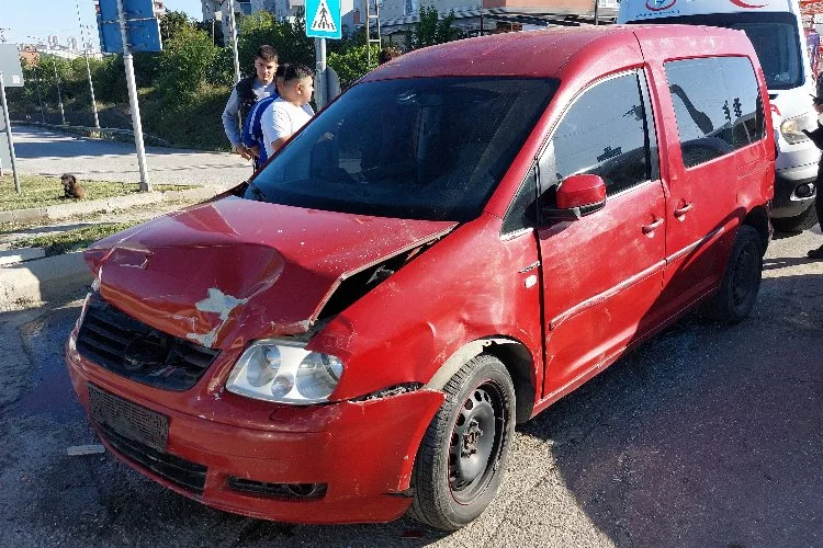 Samsun'da iki araç çarpıştı: 2 yaralı!