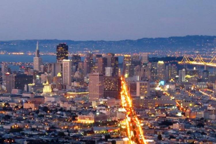 San Francisco'ya Yolculuk: Altın Kapılı Şehrin Tarihi ve Gizemleri