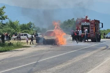 Seyir halindeki araçta yangın!