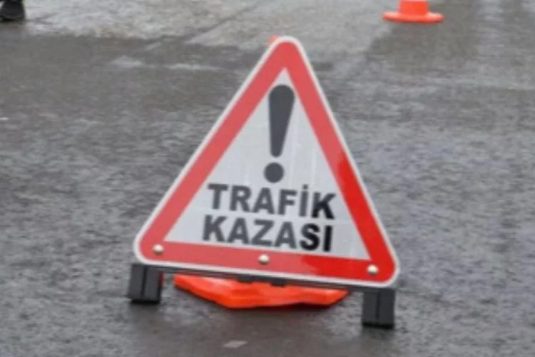 Siirt'te kaza: Otomobil ve minibüs çarpıştı, 7 yaralı!