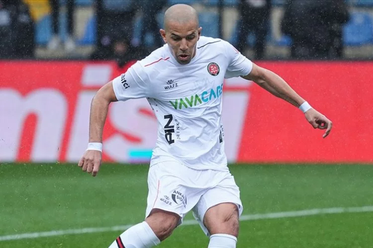 Sofiane Feghouli'ye 5 maç ceza