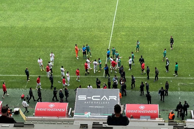 Vanspor FK, Bursaspor karşılaşmasında sahadan çekildi