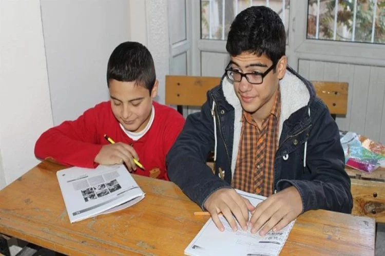 Suriyeliler Türkçe öğrenecek