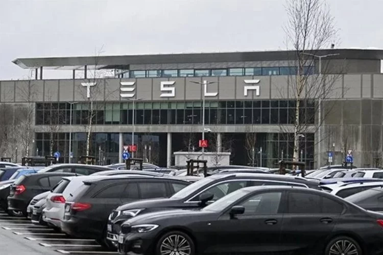 Tesla'nın Almanya fabrikasında işçi çıkarma dalgası!