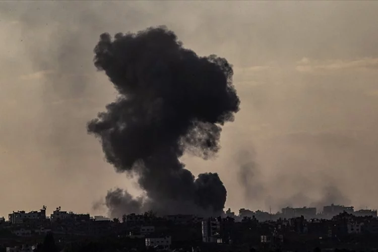 İsrail, Gazze'ye bomba yağdırdı!