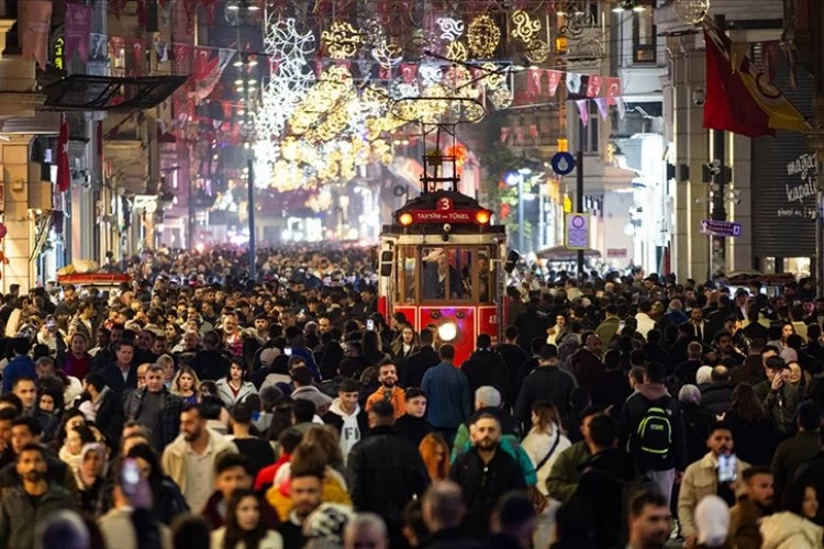 İstanbul nüfus olarak hangi ülkelerden daha büyük?