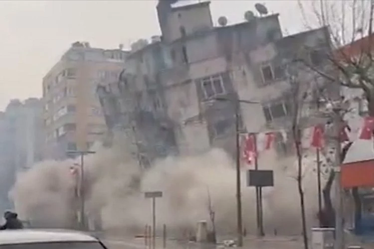 Kahramanmaraş'ta görev yaptığı apartman böyle yıkıldı