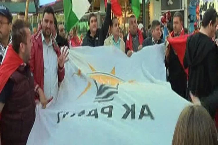 Times Meydanı'nda AK Parti kutlaması