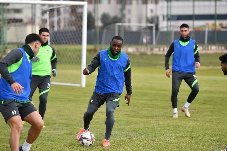 Timsah üç eksikle Eyüpspor maçı hazırlıklarına başladı