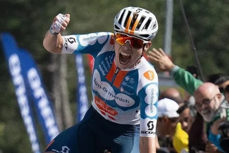 TUR 2024'ün kazananı bisikletçi Van den Broek oldu!