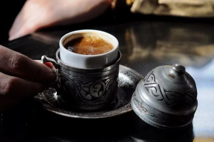 Köpüklü Türk kahvesi nasıl yapılır?