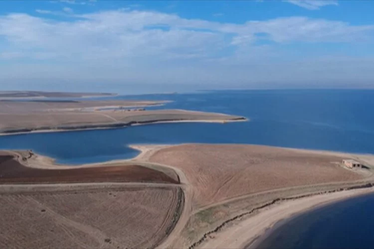 Türkiye'nin en büyük baraj göllerinden: Hirfanlı Baraj Gölü