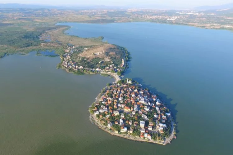 Türkiye'nin en önemli sulak alanlarından biri: Uluabat Gölü