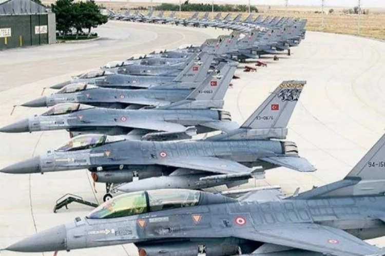 Türkiye Suriye üzerindeki uçuşlarını durdurdu