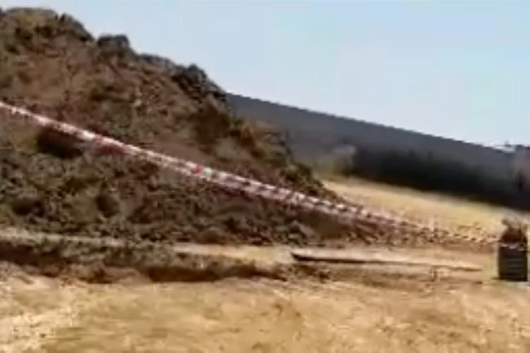 Tuzla’da toprak kayması : 2 işçi kurtarıldı!
