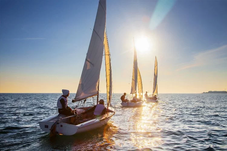 Yelken sporu: Rüzgarın gücüyle denizlerde özgürlük